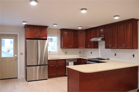 🏡 Great Rental Opportunity – 2 family house House in the Heart of Mineola