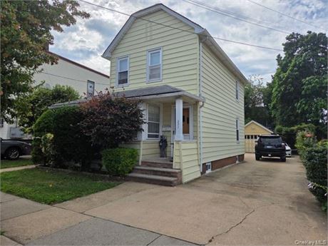 🏡 id 120568– Legal 2-Family Duplex | Mineola, NY