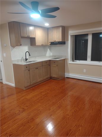 🏡 Great Rental Opportunity – 2 st Floor Apartment in the east meadow