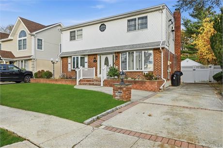 Mineola! Located in the highly sought-after Carle Place School District