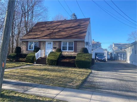 Opportunity 01 Mineola Avenue, Carle Place, New York 11514,