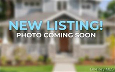 Lovely ranch style home in the heart of desirable Mineola ESTATE